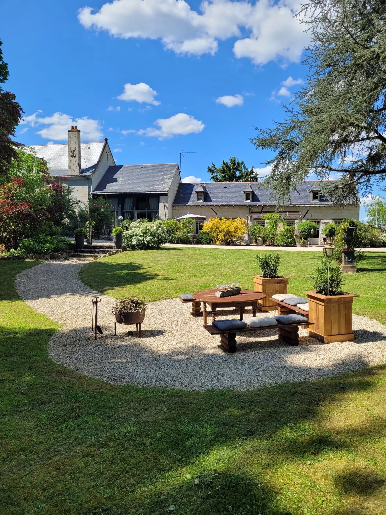LES ROSIERS SUR LOIRE - PROPRIETE DE CHARME EN BORD DE LOIRE